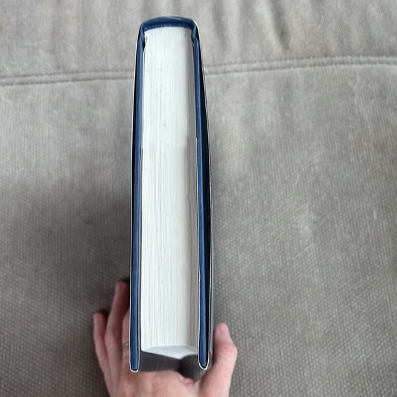 A Delicate Truth - John Le Carré. Hardcover. Novel. Like New. - Picture 10 of 13